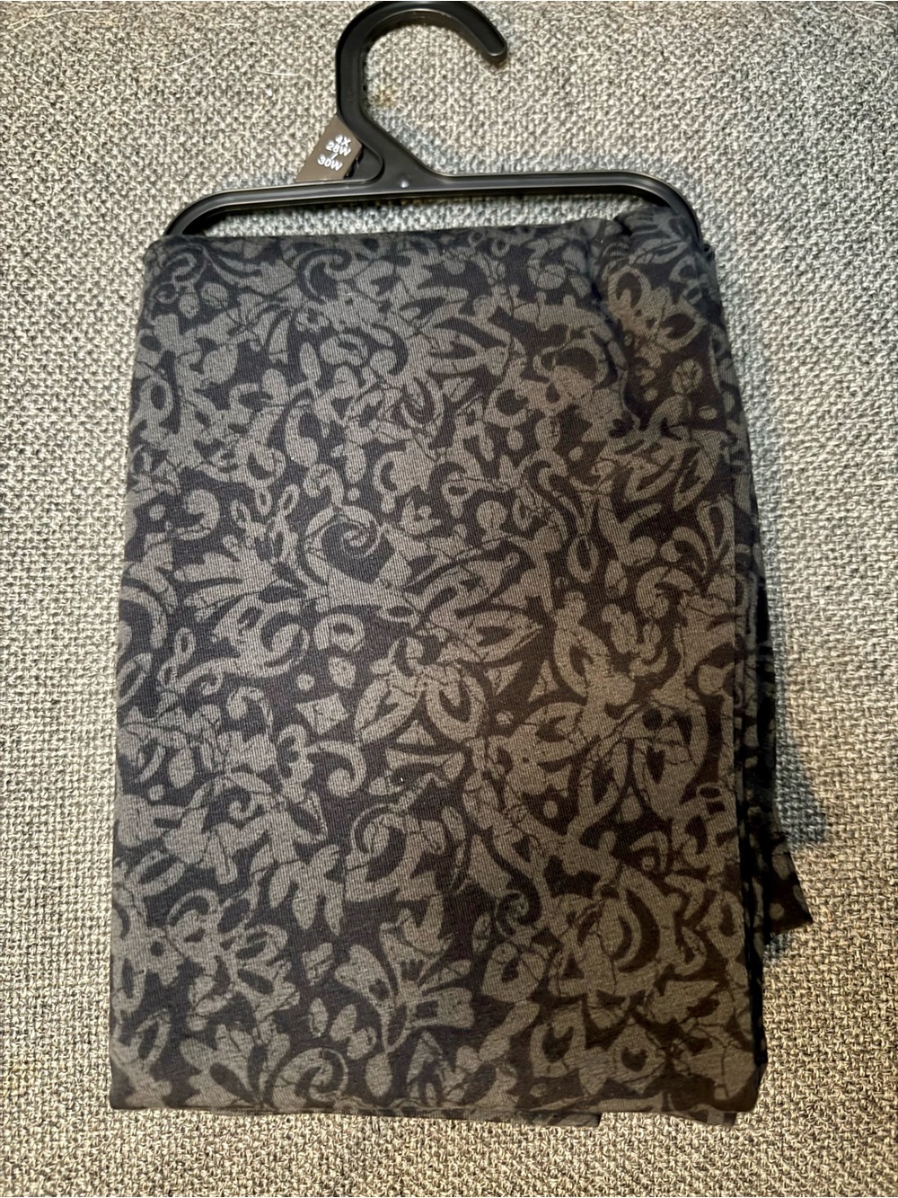 Paisley Black and Dark Gray Print Plus Size 4XL High-Rise Fitted Leggings NWT! - Picture 3 of 11